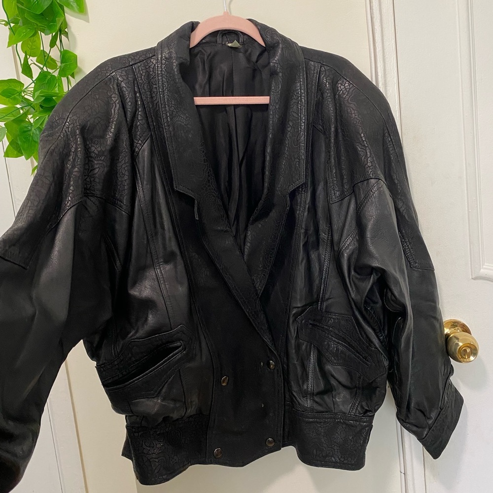 Leather SOLD 🚨🚨